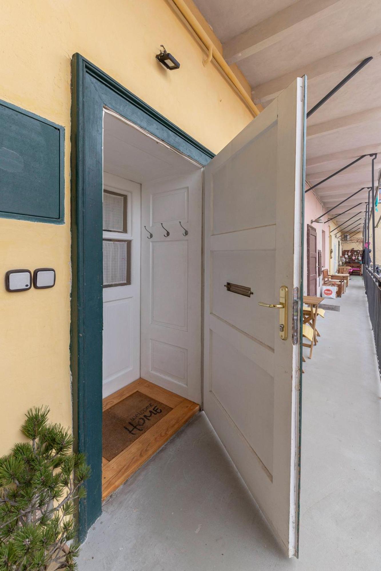 Historical Caserne Apartment Liubliana Exterior foto